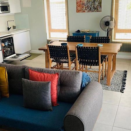 Beachcove Apartment 2 Pereybere Beach Exterior photo
