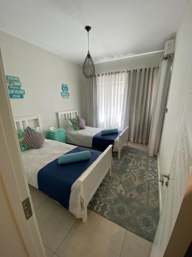 Beachcove Apartment 2 Pereybere Beach Exterior photo