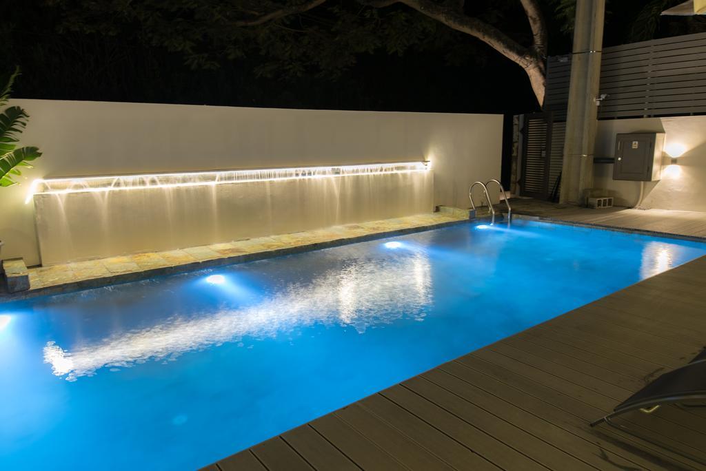 Beachcove Apartment 2 Pereybere Beach Exterior photo